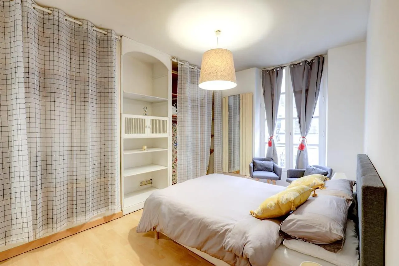 Saint Germain Des Pres City Apartment Paris France
